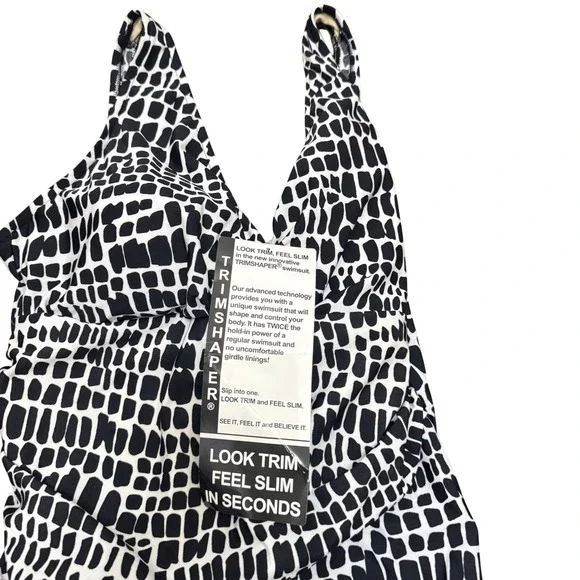 Trimshaper One-Piece Swimsuit Womens 18W Black White Geometric New Tummy Control